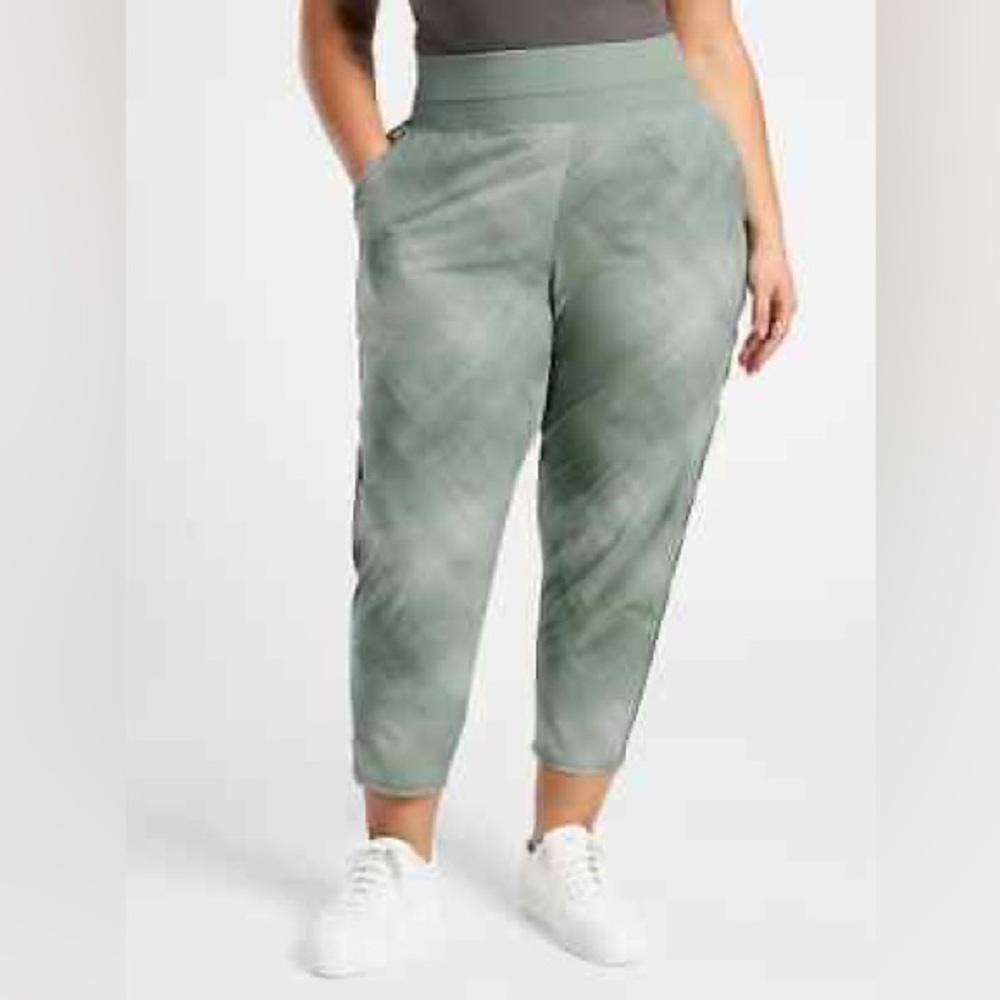 Athleta Nolita Slim Tapered Print Crop Pant in Tie Dye, size 12